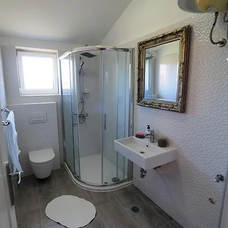 Neven Apartment Pula