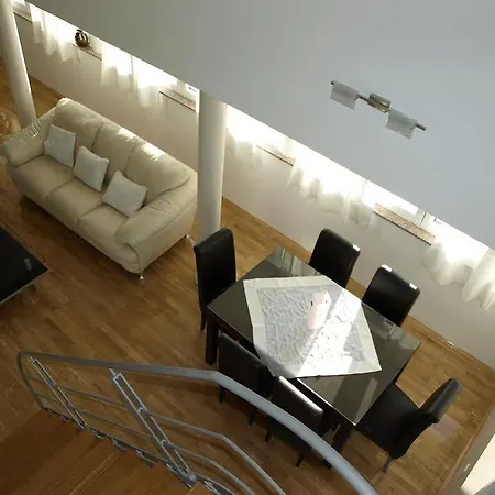 Neven Apartment *